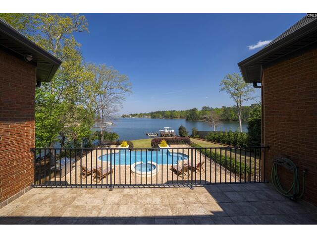 Photo of 467 Greenetree Lane