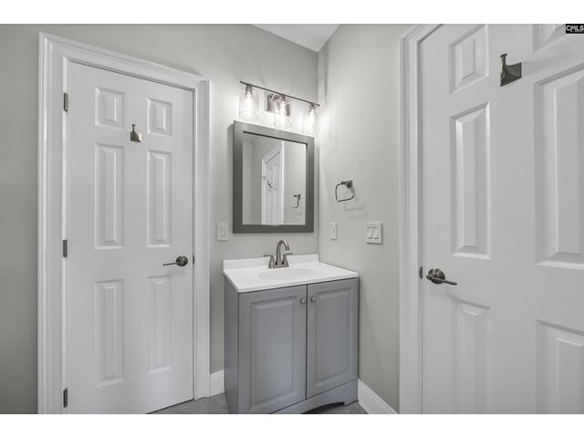 Photo of 467 Greenetree Lane