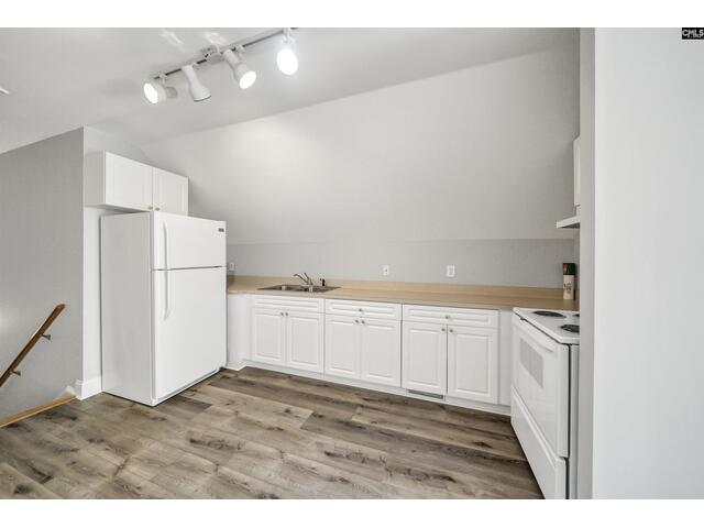 Photo of 467 Greenetree Lane