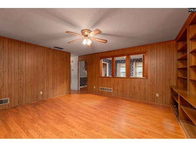 Photo of 7710 Hunt Club Road