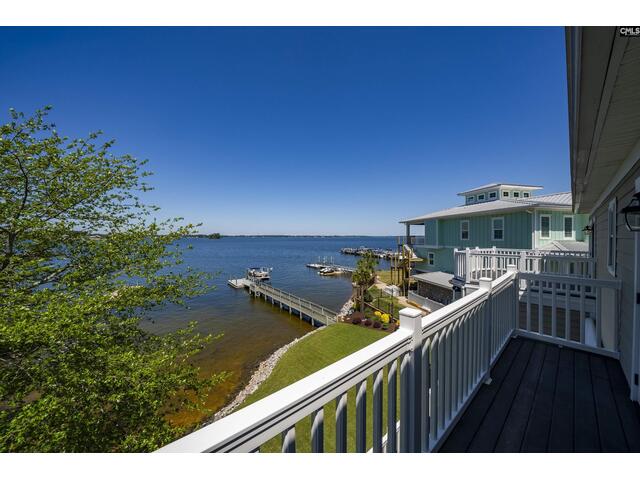 Photo of 305 Marina Court Photo of 305 Marina Court