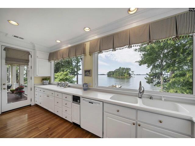 Photo of 318 Lands End Drive Photo of 318 Lands End Drive