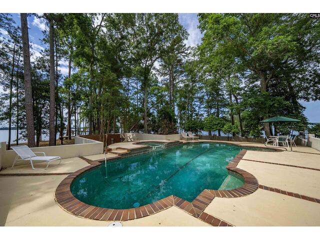 Photo of 318 Lands End Drive Photo of 318 Lands End Drive