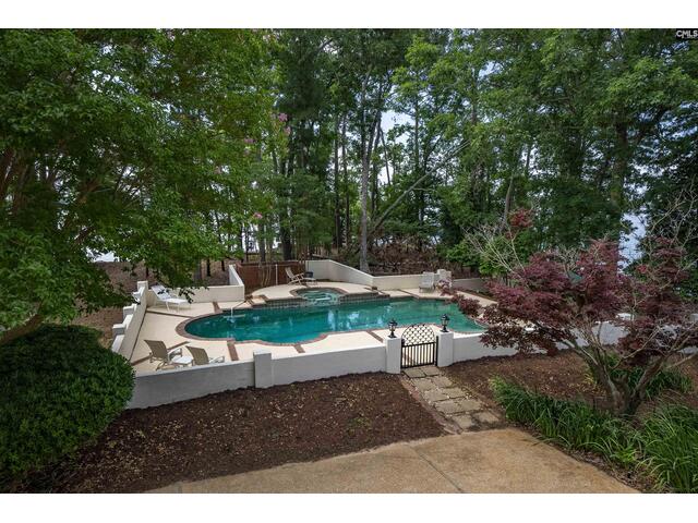 Photo of 318 Lands End Drive Photo of 318 Lands End Drive