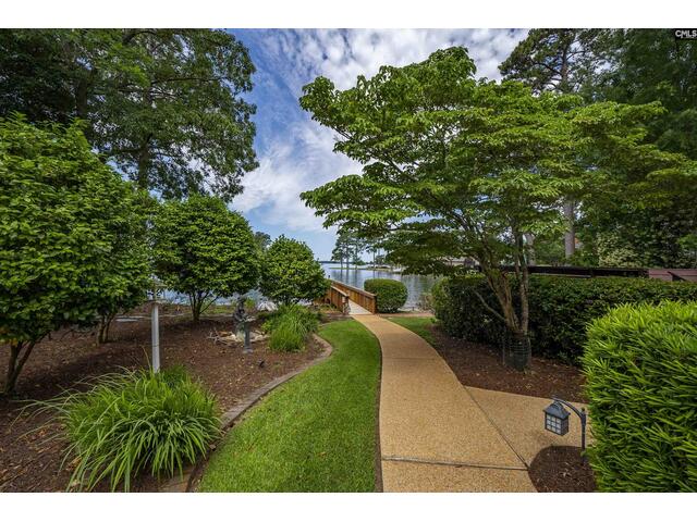 Photo of 318 Lands End Drive Photo of 318 Lands End Drive