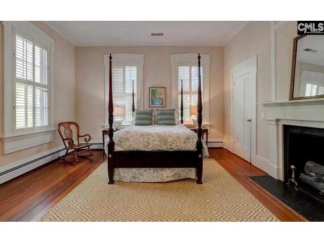 Photo of 1811 Lyttleton Street