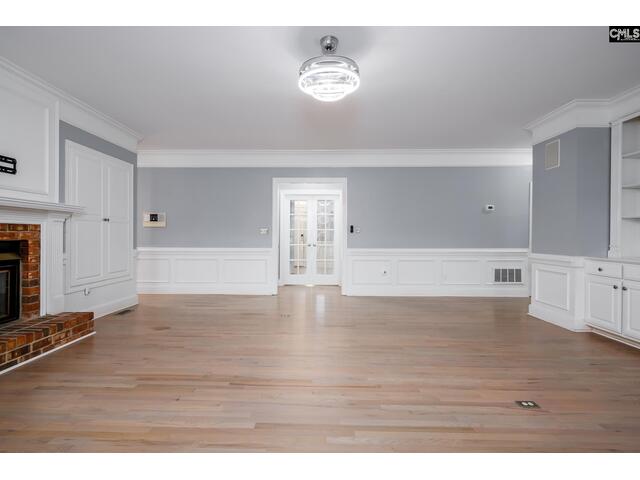 Photo of 307 E Springs Road Photo of 307 E Springs Road