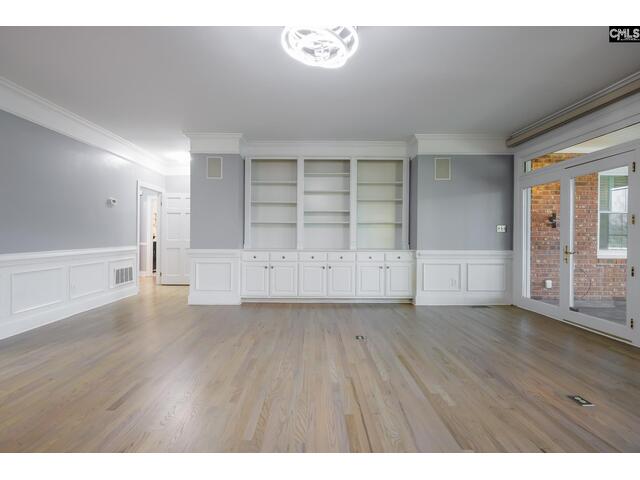 Photo of 307 E Springs Road Photo of 307 E Springs Road