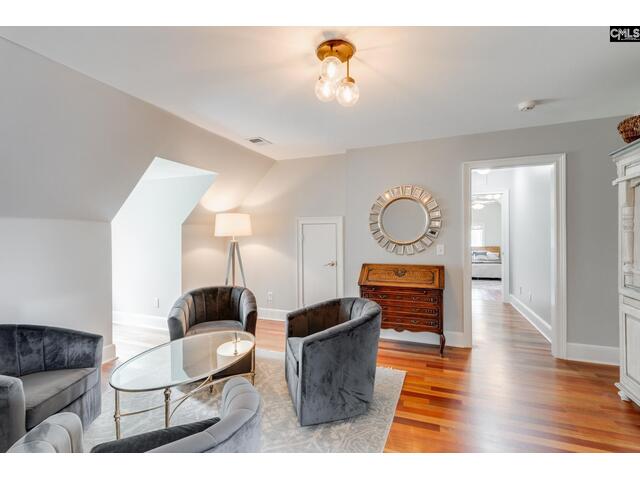 Photo of 586 Farnum Road Photo of 586 Farnum Road