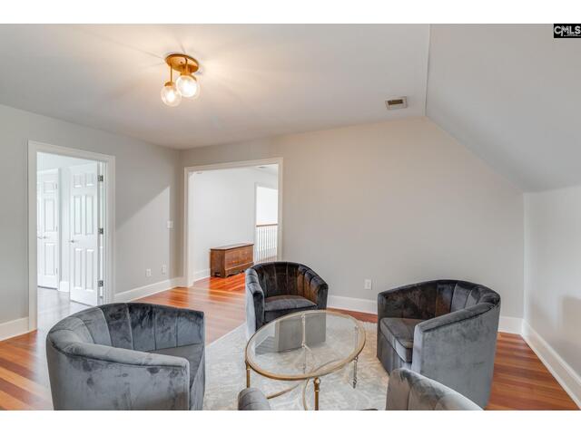 Photo of 586 Farnum Road Photo of 586 Farnum Road