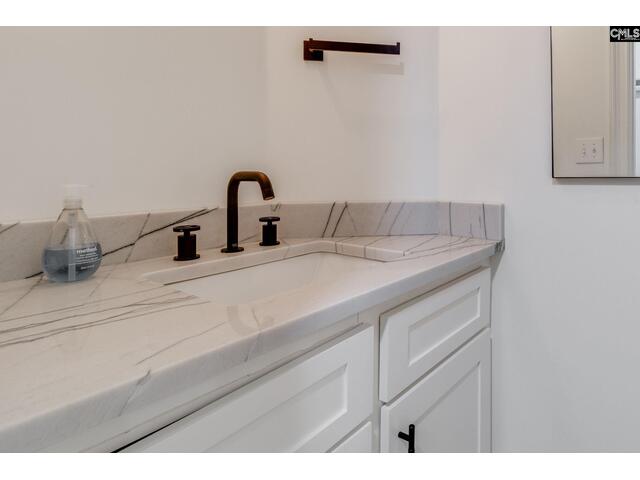 Photo of 586 Farnum Road Photo of 586 Farnum Road