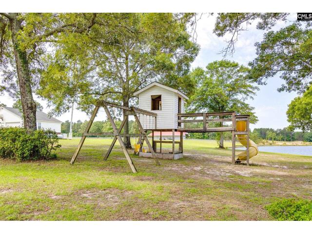 Photo of 586 Farnum Road Photo of 586 Farnum Road