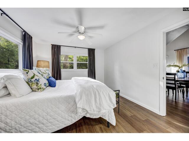 Photo of 2105 Lakeshore Road
