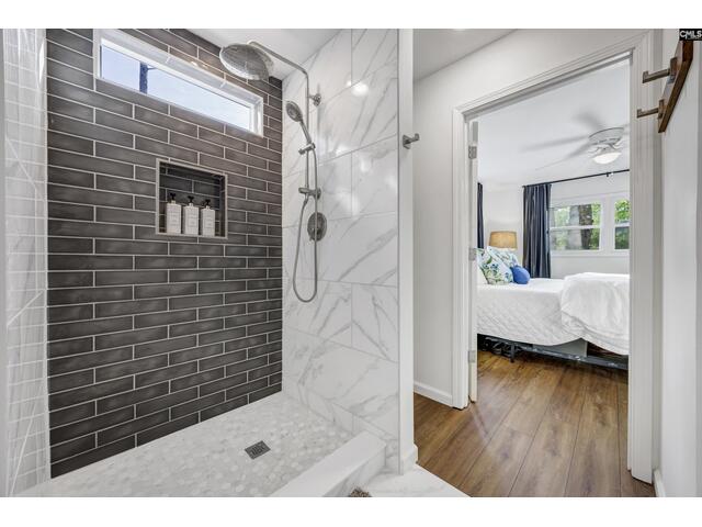 Photo of 2105 Lakeshore Road
