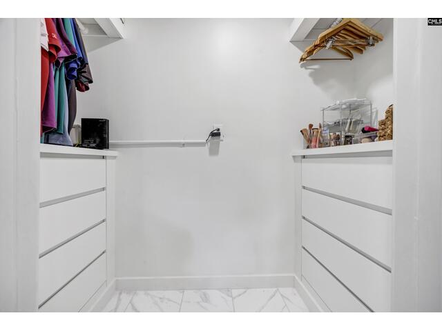 Photo of 2105 Lakeshore Road