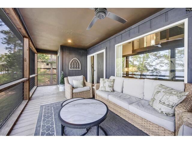 Photo of 2105 Lakeshore Road