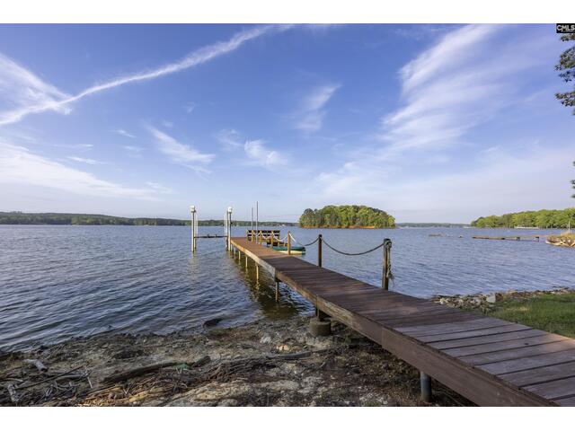 Photo of 2105 Lakeshore Road