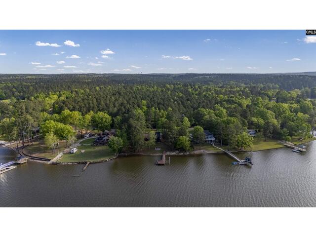Photo of 2105 Lakeshore Road