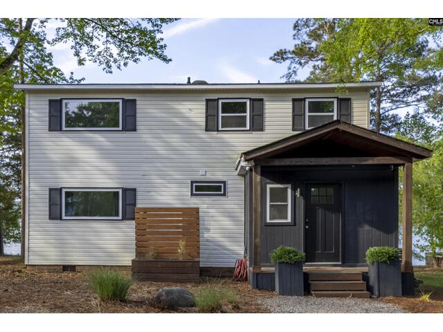 Photo of 2105 Lakeshore Road