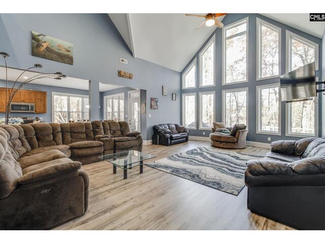 Photo of 863 Woodside Drive