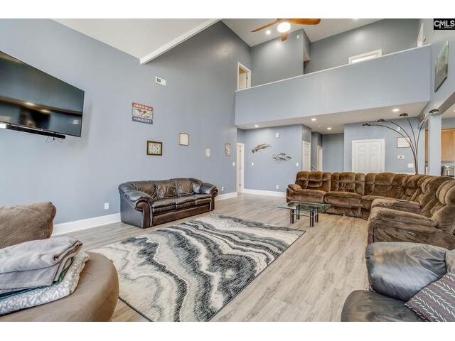 Photo of 863 Woodside Drive