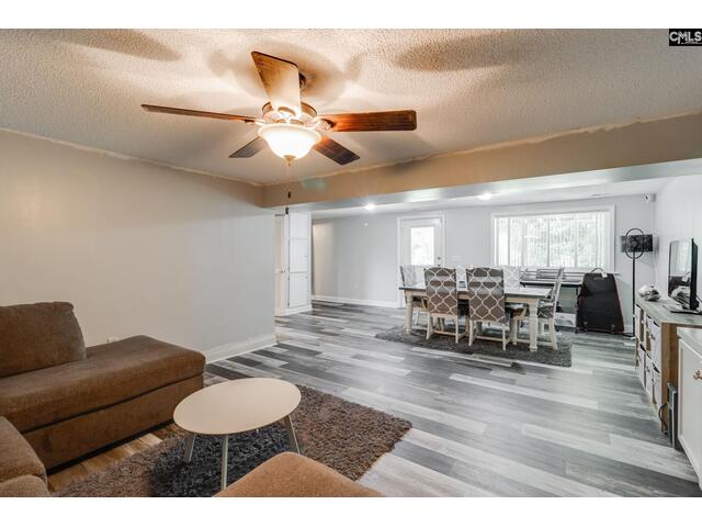 Photo of 1037 Ridgeview Circle