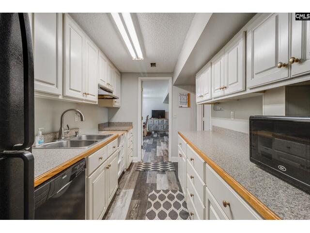 Photo of 1037 Ridgeview Circle