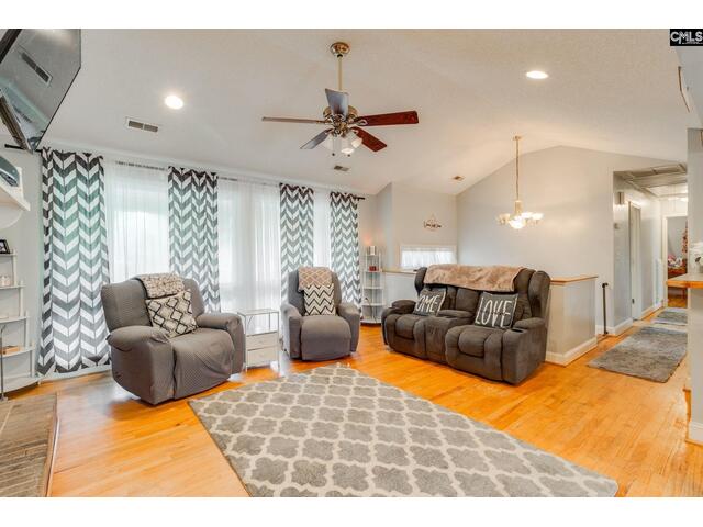 Photo of 1037 Ridgeview Circle