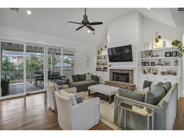 Photo of 813 Burwell Lane