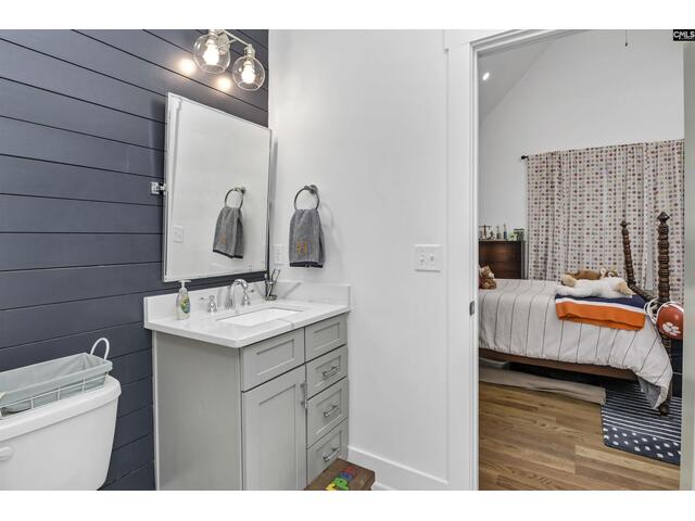 Photo of 813 Burwell Lane