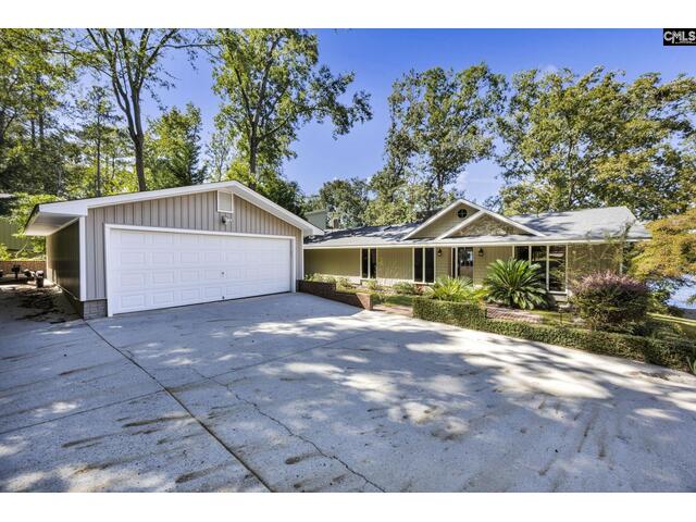 Photo of 131 West Circle Drive