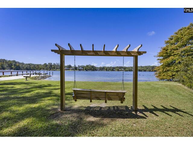 Photo of 131 West Circle Drive