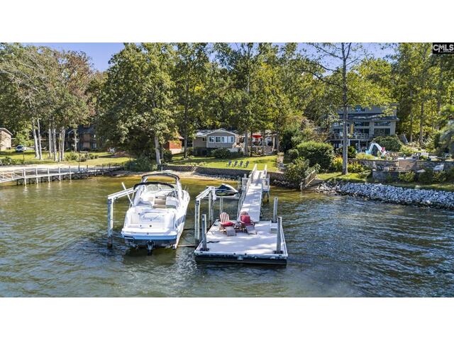 Photo of 131 West Circle Drive