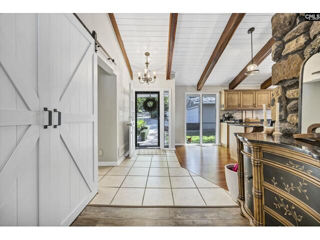 Photo of 131 West Circle Drive