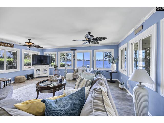 Photo of 131 West Circle Drive