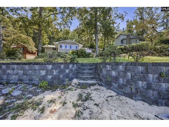 Photo of 131 West Circle Drive