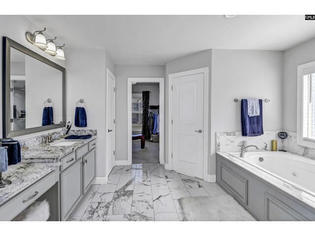 Photo of 576 Maple Valley Loop