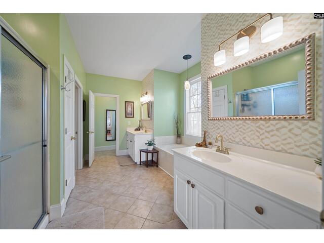 Photo of 100 Shores Edge Drive Photo of 100 Shores Edge Drive