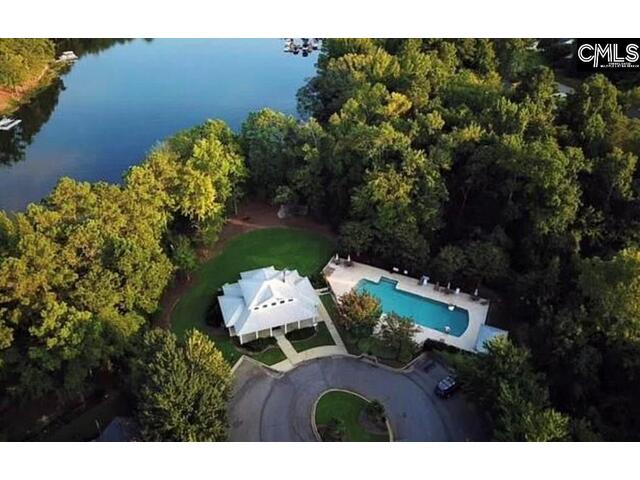 Photo of 100 Shores Edge Drive Photo of 100 Shores Edge Drive
