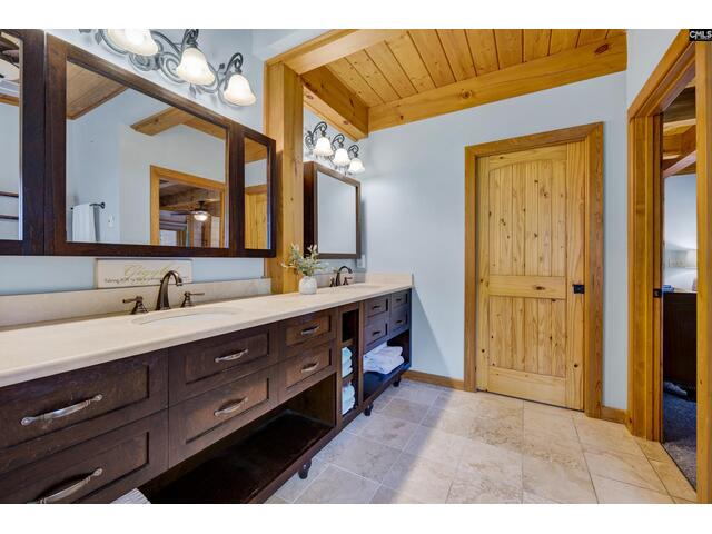 Photo of 140 Breezy Pointe Lane