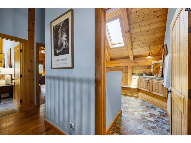 Photo of 140 Breezy Pointe Lane