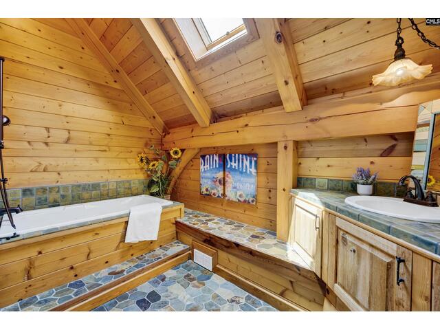 Photo of 140 Breezy Pointe Lane