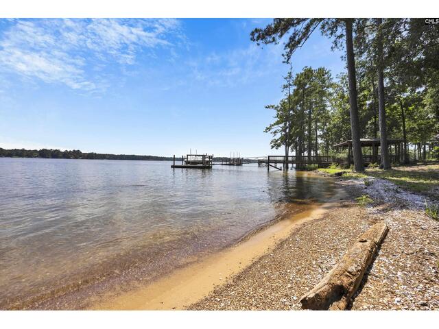 Photo of 140 Breezy Pointe Lane