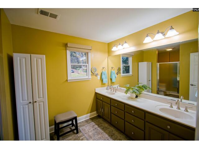 Photo of 545 Superior Circle Photo of 545 Superior Circle