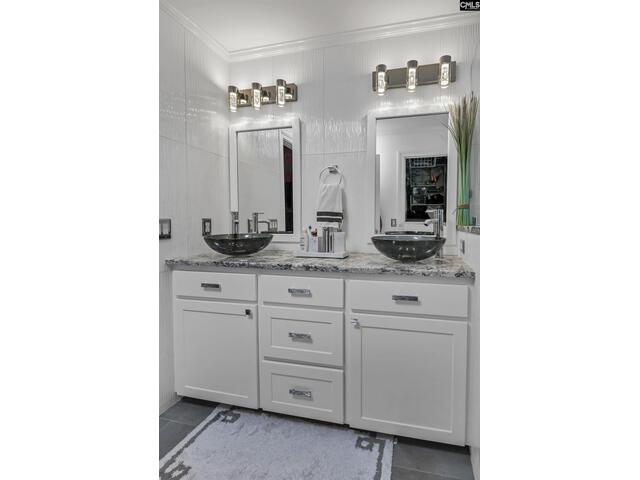 Photo of 821 Mallard Lakes Drive