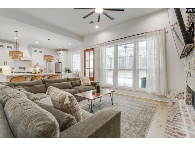 Photo of 1322 Sunnyhill Drive