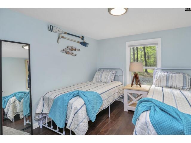 Photo of 2075 Great North Road