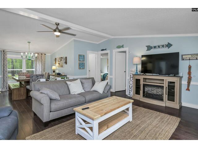 Photo of 2075 Great North Road