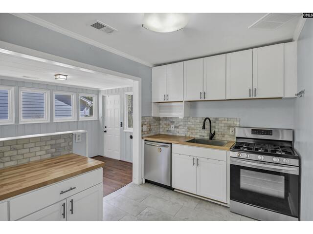 Photo of 2882 Ashton Street