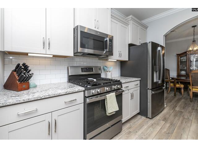 Photo of 928 Bergenfield Lane